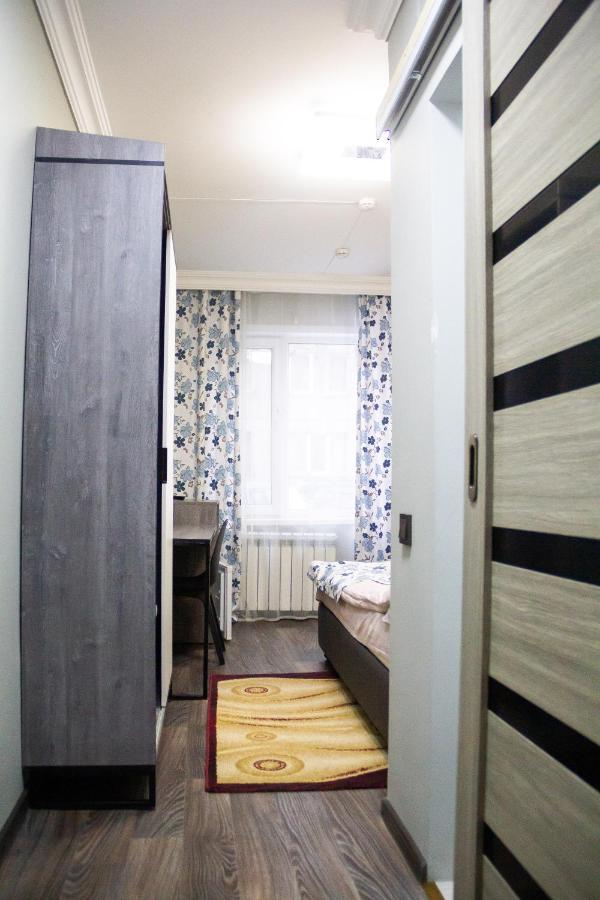 Hotel Tahar Alma-Ata Exteriör bild