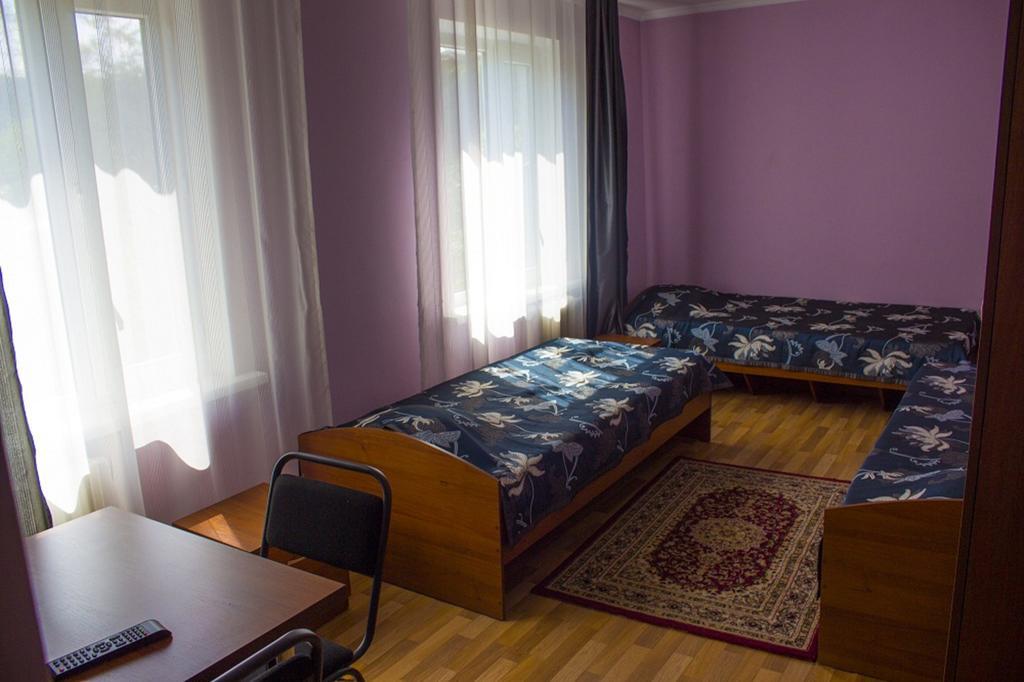 Hotel Tahar Alma-Ata Rum bild