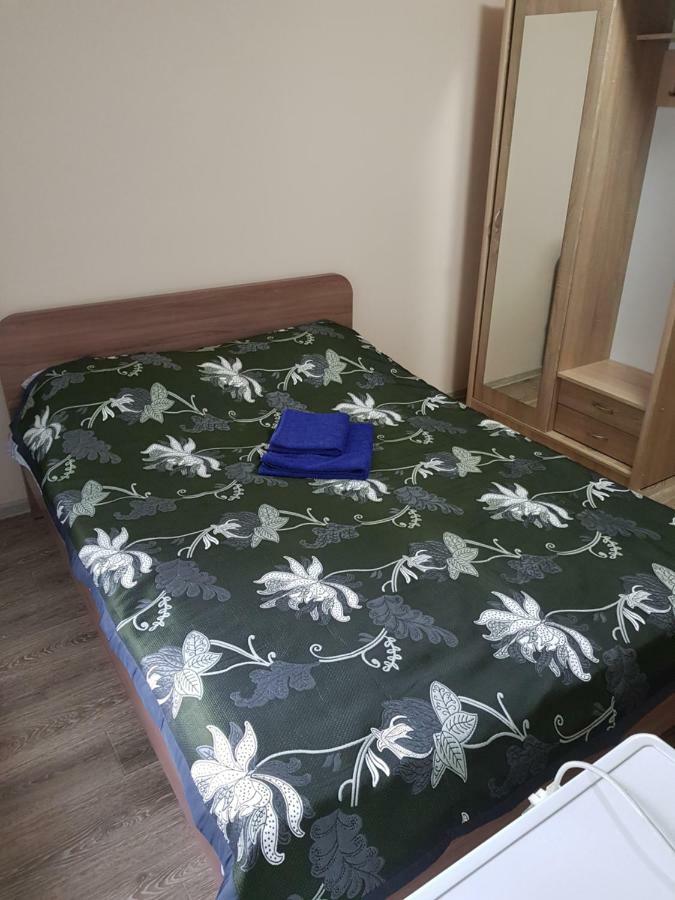 Hotel Tahar Alma-Ata Exteriör bild