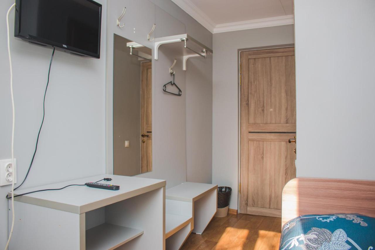 Hotel Tahar Alma-Ata Exteriör bild